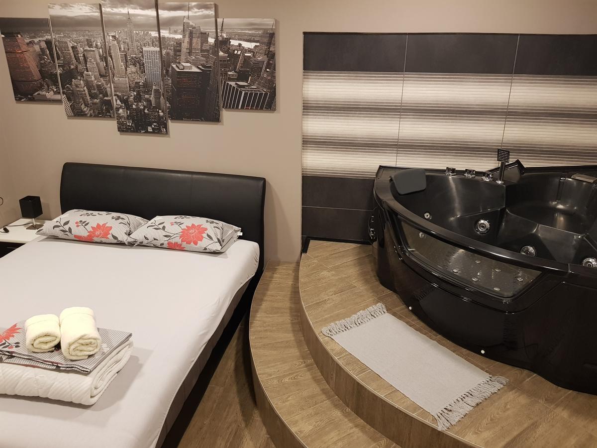 Ceca Apartman Nis Bagian luar foto