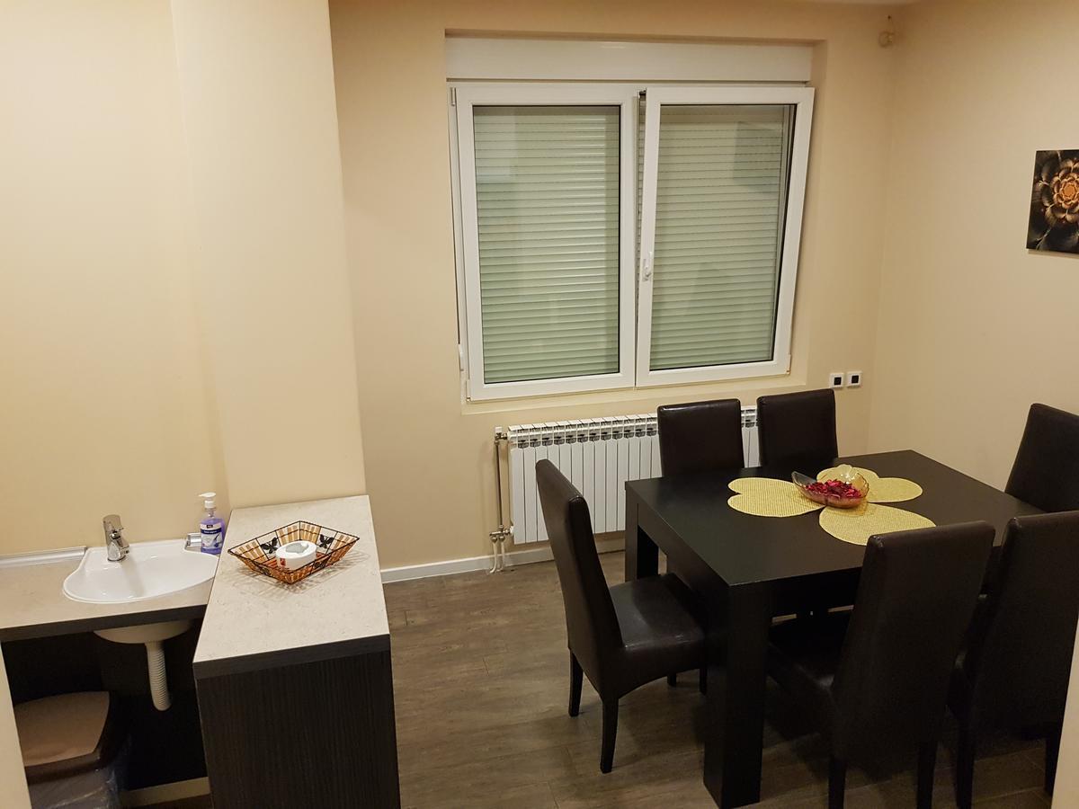 Ceca Apartman Nis Bagian luar foto
