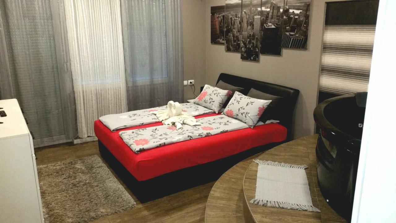 Ceca Apartman Nis Bagian luar foto